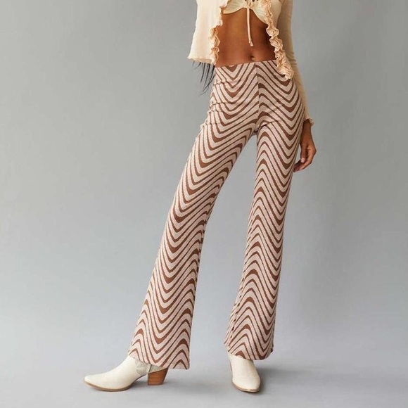 Urban Outfitters Bryn Pull On Flare Pant Brown and Cream Wavy Groovy Wide Leg S - Picture 2 of 9